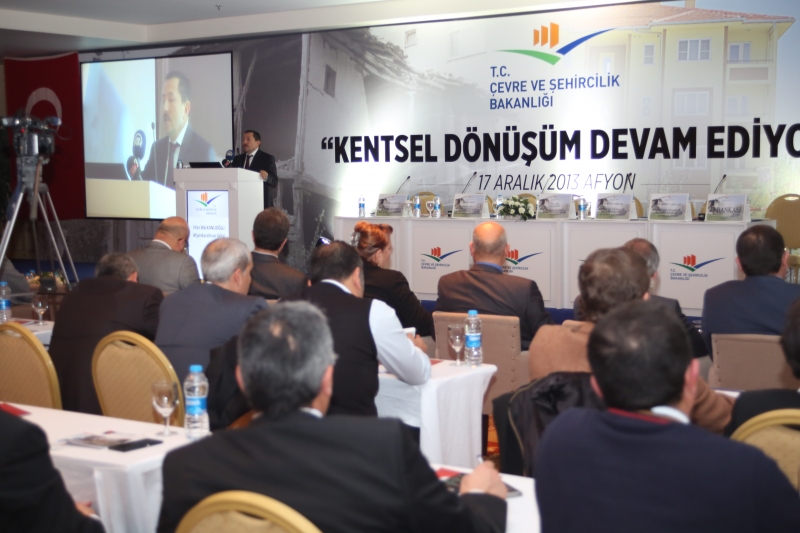 AFYON'DA 'KENTSEL DÖNÜŞÜM DEVAM EDİYOR' TOPLANTISI YAPILDI