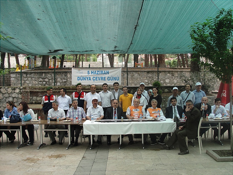 Çevre Haftasında Şehir Merkezinde Çevre Temizliği Yapıldı.