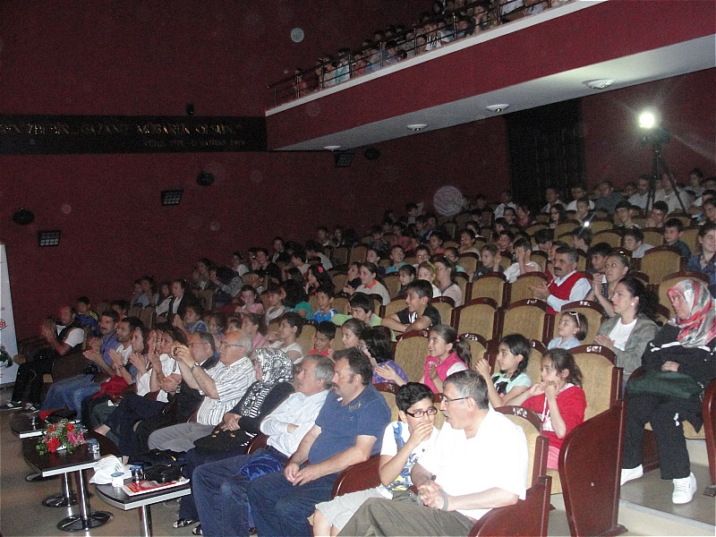 Çevre Haftasında Şehir Merkezinde Çevre Temizliği Yapıldı.