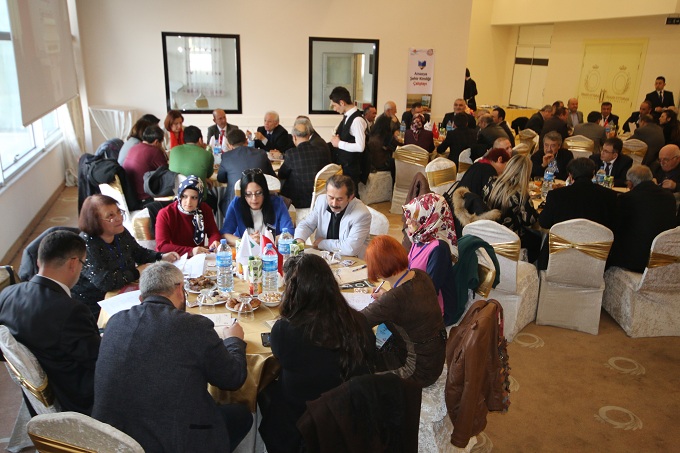  Amasya Şehir Kimliği Çalıştayı ikinci oturum 14 Şubat 2015 tarihinde saat 13:00 de üçyüze yakın katılımcı ile yapıldı.