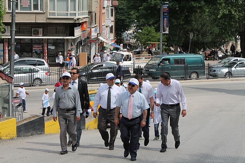 5 Haziran Dünya Çevre Günü ve Haftası Nedeni ile İlimizde Çevreye Olan Farkındalığı Artırmak İçin Çevre Temizliği Yapıldı. 