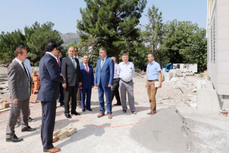 Sayın Valimiz İ. Halil ÇOMAKTEKİN İnşaatı Devam Eden Gıda, Tarım Ve Hayvancılık İl Müdürlüğü Yeni Hizmet Binasında İncelemelerde Bulundu.