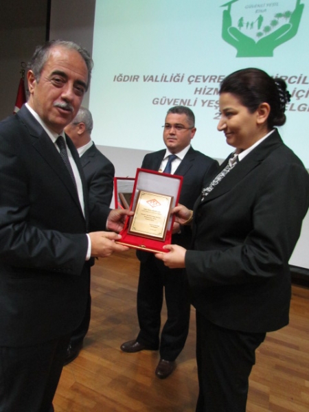  İL MÜDÜRÜMÜZE TSE'DEN PLAKET