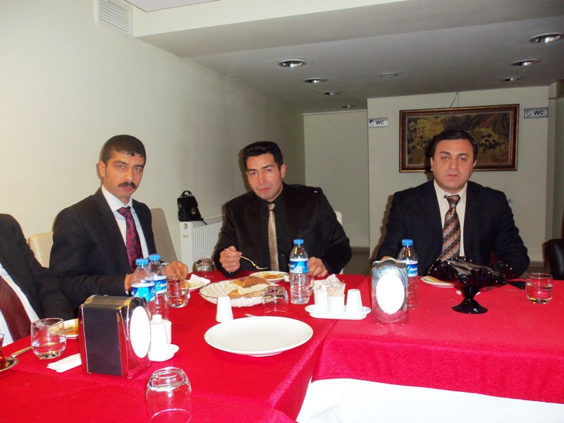 Arkadaşlarımız Ercan Tuyoğlu, Murat Gök ve Mustafa Yalvaç için veda yemeği düzenlendi.