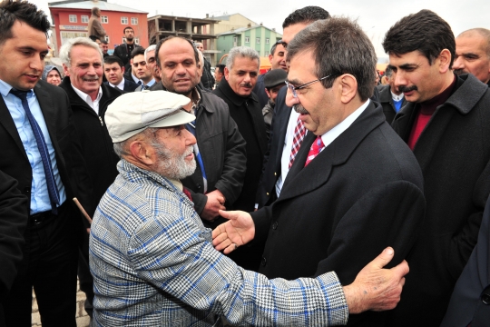 Sayın Bakanımız İdris GÜLLÜCE, Ardahan'da 8 mart dünya kadınlar günü dolayısıyla hazırlanan serginin açılışını yaptı