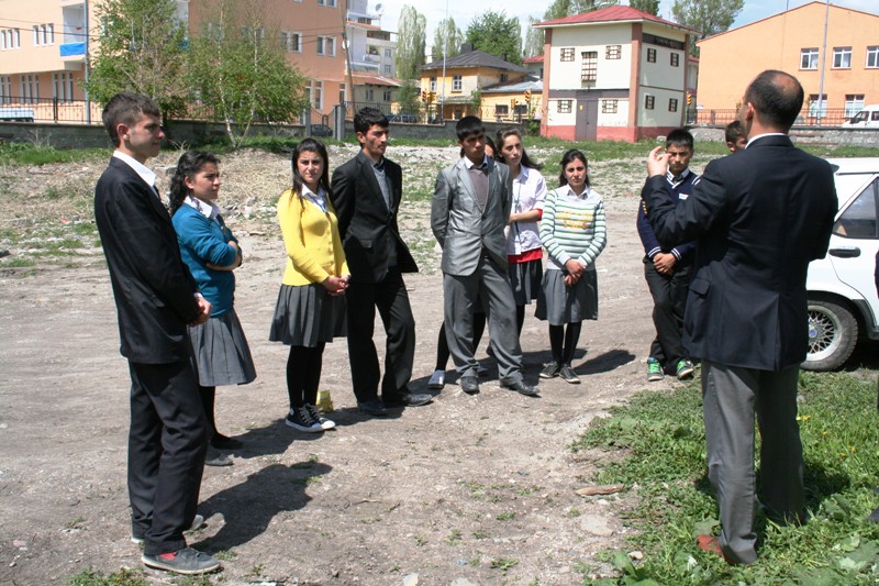 Teknik Lise Öğrencilerine Hava Kalitesi İzleme İstasyonumuz Tanıtıldı.