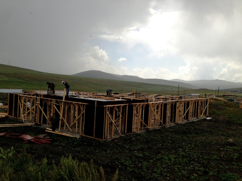 Yukarı Kurtoğlu 4 Derslikli İlkokul ve Ortaokul Yapım İşi İnşaatı Devam Etmektedir