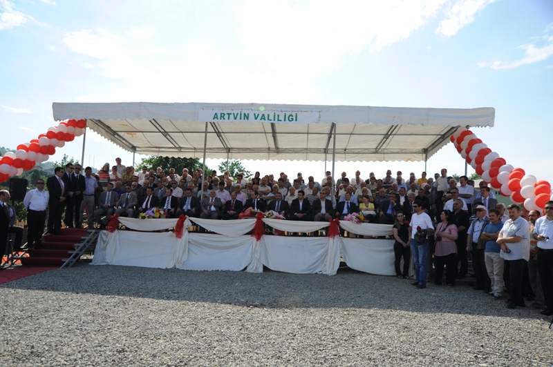 Hopa Anadolu İmam Hatip Lisesi ve Hopa Anaokulu temel atma töreni