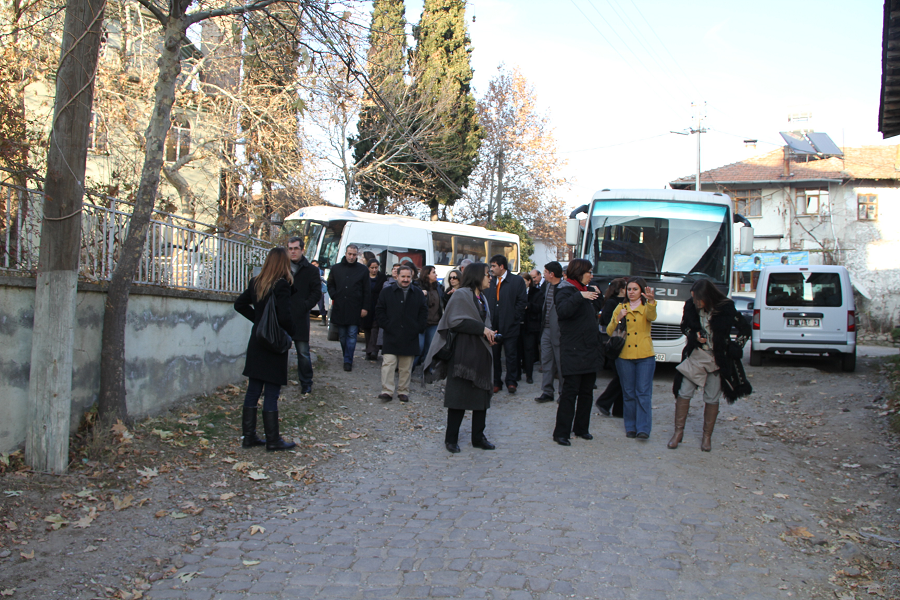 KIRSAL ALANDA YÖRESEL DOKU VE MİMARİ ÖZELLİKLERE UYGUN YAPILAŞMA PROJESİ TOPLANTISI