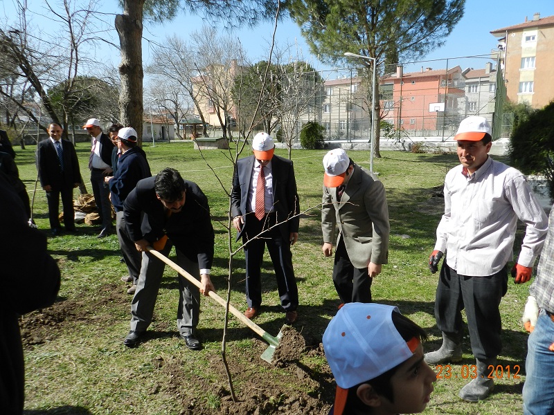 YEŞİL BİR BALIKESİR İÇİN EL ELE