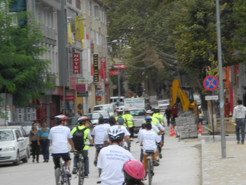 BİSİKLETLE TEMİZ HAVA İÇİN PEDALLIYORUZ!