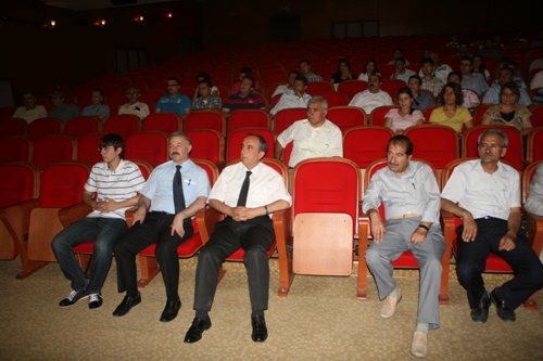 21.06.2012 tarihinde MAKÜ Konferans Salonunda KENTSEL Dönüşüm Konferansı Düzenlendi.