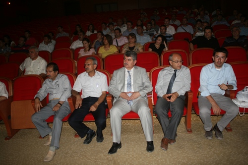 21.06.2012 tarihinde MAKÜ Konferans Salonunda KENTSEL Dönüşüm Konferansı Düzenlendi.