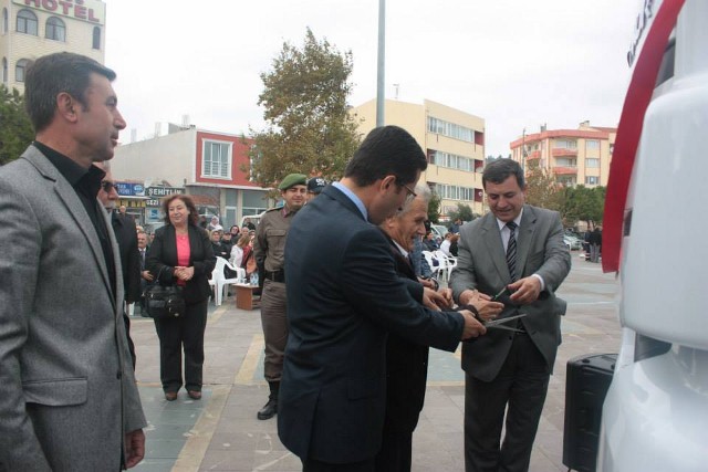 Çevre ve Şehircilik Bakanlığı, Belediyemize 600 bin lira değerinde iki temizlik aracı hibe etti.