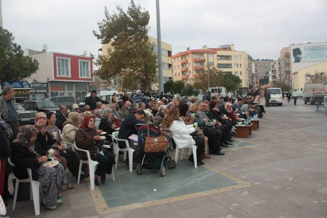 Çevre ve Şehircilik Bakanlığı, Belediyemize 600 bin lira değerinde iki temizlik aracı hibe etti.