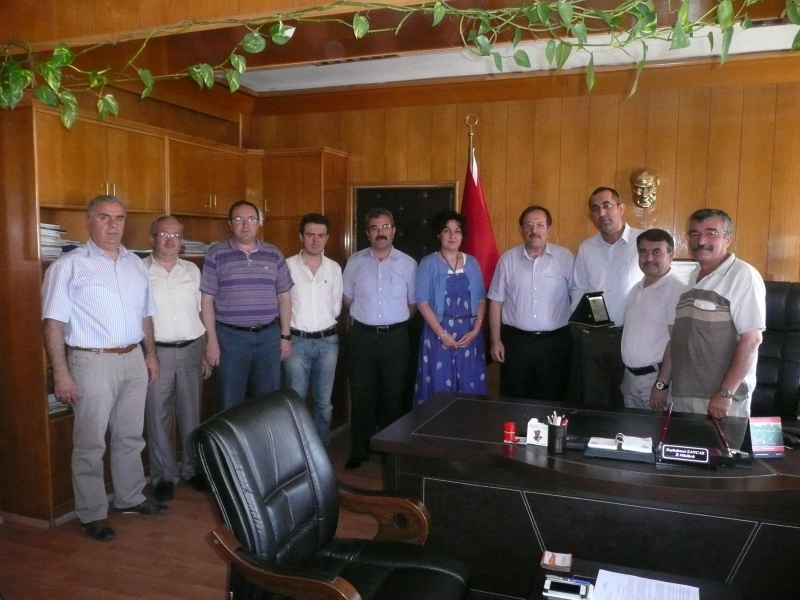 Tayini çıkan personelimiz Şaban TAMDEMİR' e Veda Plaketi.