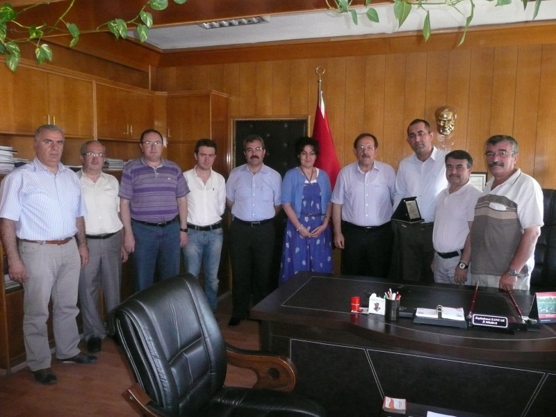 Tayini çıkan personelimiz Şaban TAMDEMİR' e Veda Plaketi.