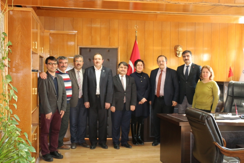  Yozgat Çevre ve Şehircilik İl Müdürlüğüne Naklen Tayin Olan Müdürlüğümüz Personellerinden Elvan SOYBİR' e İl Müdürümüz Seyitahmet SANCAK Tarafından Plaket Verildi.