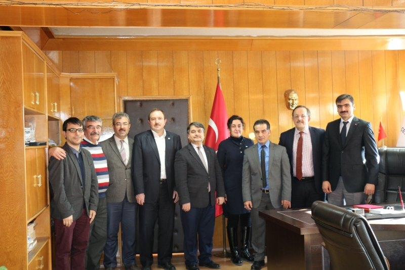  Yozgat Çevre ve Şehircilik İl Müdürlüğüne Naklen Tayin Olan Müdürlüğümüz Personellerinden Elvan SOYBİR' e İl Müdürümüz Seyitahmet SANCAK Tarafından Plaket Verildi.