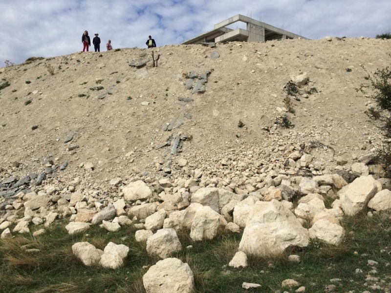 Çameli Sosyal Yardımlaşma ve Dayanışma Vakfınca inşa edilecek olan 200 kapasiteli öğrenci yurdunun arazi incelemesi yapıldı