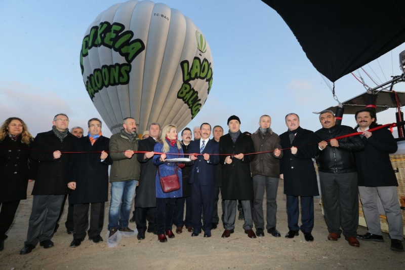 PAMUKKALEDE SICAK HAVA BALON UÇUŞLARI BAŞLAMIŞTIR.