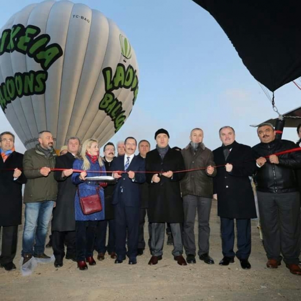 PAMUKKALEDE SICAK HAVA BALON UÇUŞLARI BAŞLAMIŞTIR.