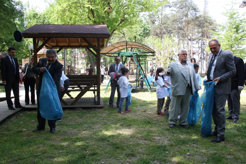 Bakanlığımızca 1-7 Mayıs 2015 tarihleri arasında başlatılmış olan Temiz Çevrem kampanyası kapsamında İlimiz Merkez ve Çilimli İlçesinde Etkinlikler Gerçekleştirildi