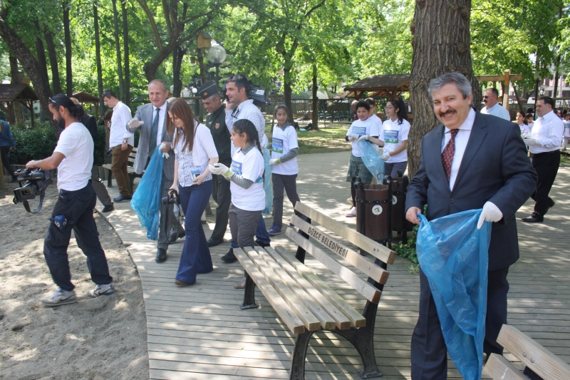 Bakanlığımızca 1-7 Mayıs 2015 tarihleri arasında başlatılmış olan Temiz Çevrem kampanyası kapsamında İlimiz Merkez ve Çilimli İlçesinde Etkinlikler Gerçekleştirildi