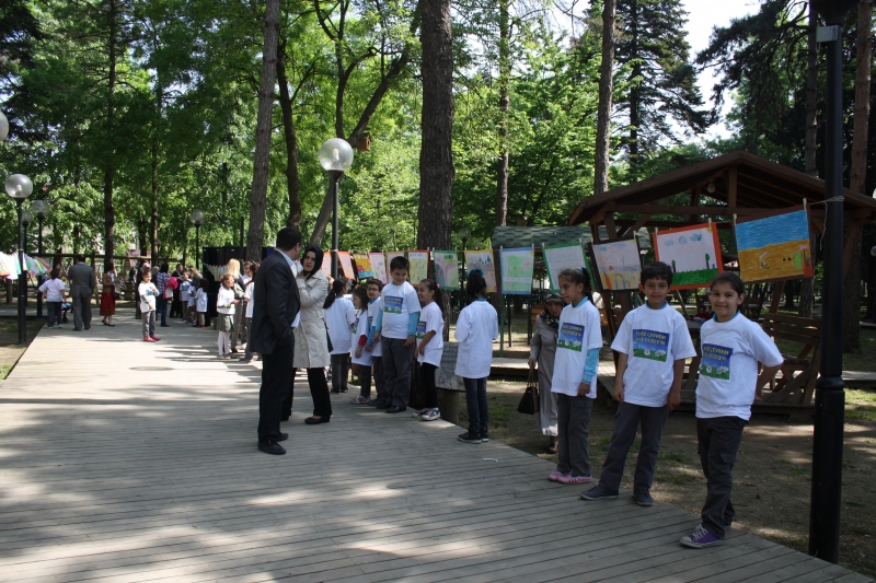 Bakanlığımızca 1-7 Mayıs 2015 tarihleri arasında başlatılmış olan Temiz Çevrem kampanyası kapsamında İlimiz Merkez ve Çilimli İlçesinde Etkinlikler Gerçekleştirildi