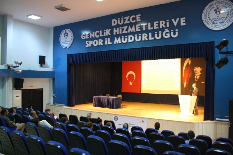 ÇEVRE HAFTASI ETKİNLİKLERİ KAPSAMINDA "YEŞİL BİNALAR" KONULU PANEL GERÇEKLEŞTİRİLDİ