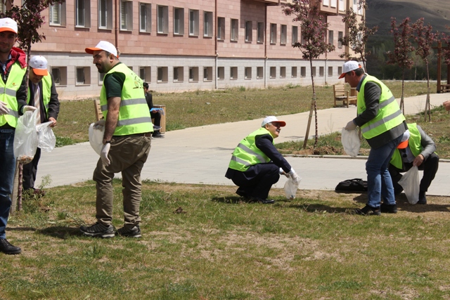 Temiz Bir Üniversite İçin El Ele