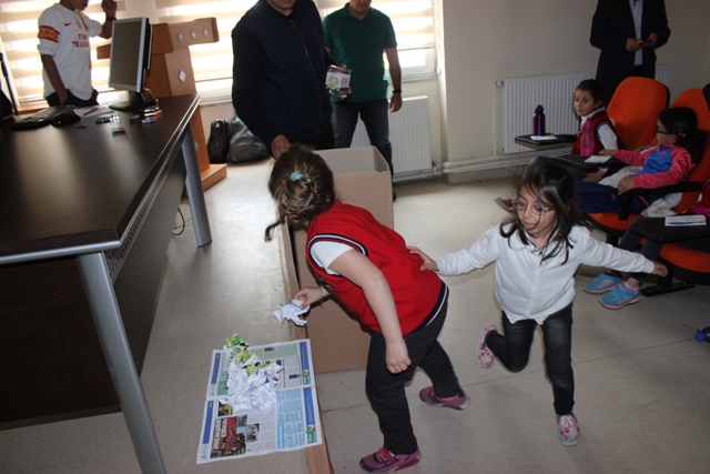 Kendileri Küçük Yürekleri Büyük