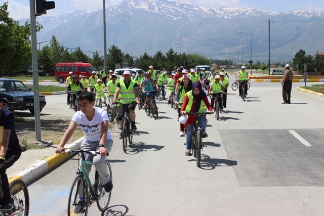 ÇEVRE İÇİN BAS PEDALA