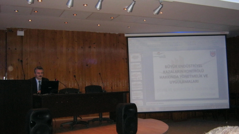 HAVA KİRLİLİĞİ YÖNETİMİ,ENTEGRE KİRLİLİK ÖNLEME, KİMYASALLARIN YÖNETİMİ ve AMBALAJ ATIKLARI İLE İLGİLİ SEMİNER VERİLDİ