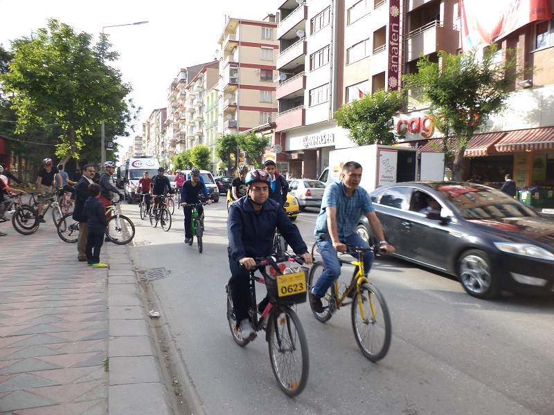 ESKİŞEHİR BİSİKLETİ SEVİYOR, DOĞA VE ÇEVRE İÇİN PEDALLIYOR