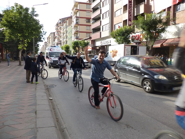 ESKİŞEHİR BİSİKLETİ SEVİYOR, DOĞA VE ÇEVRE İÇİN PEDALLIYOR