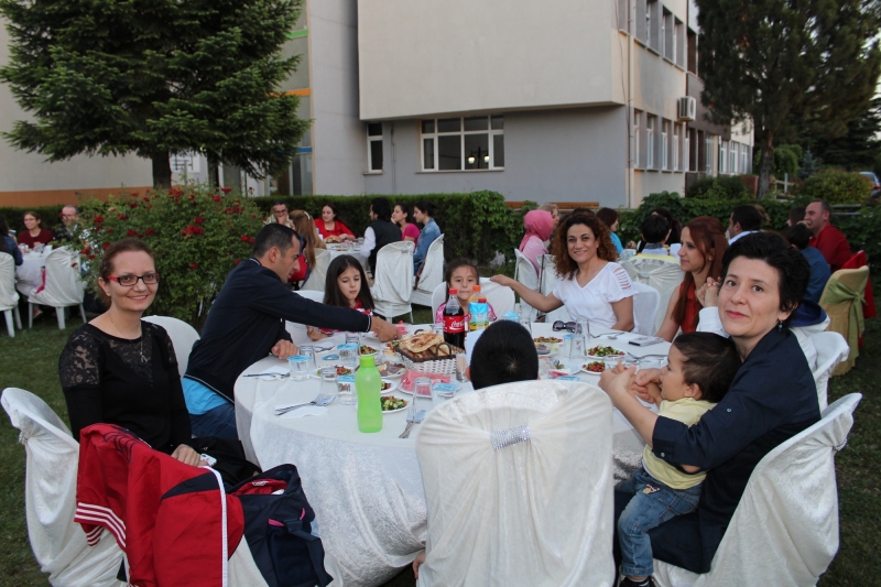 MÜDÜRLÜĞÜMÜZDE İFTAR YEMEĞİ DÜZENLENDİ