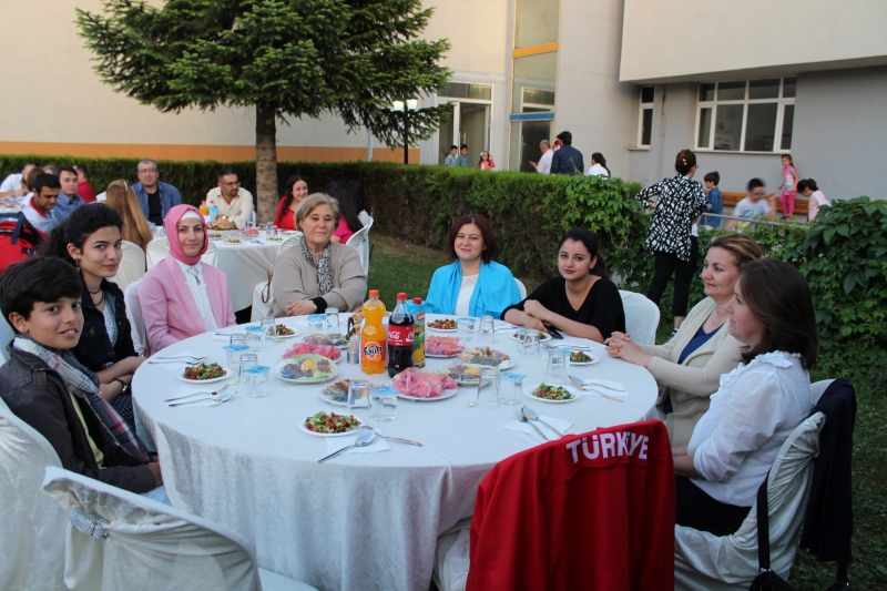 MÜDÜRLÜĞÜMÜZDE İFTAR YEMEĞİ DÜZENLENDİ