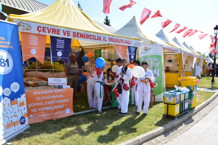 Öğrenme Şenliğinde Müdürlüğümüzün Standı Yoğun İlgi Gördü