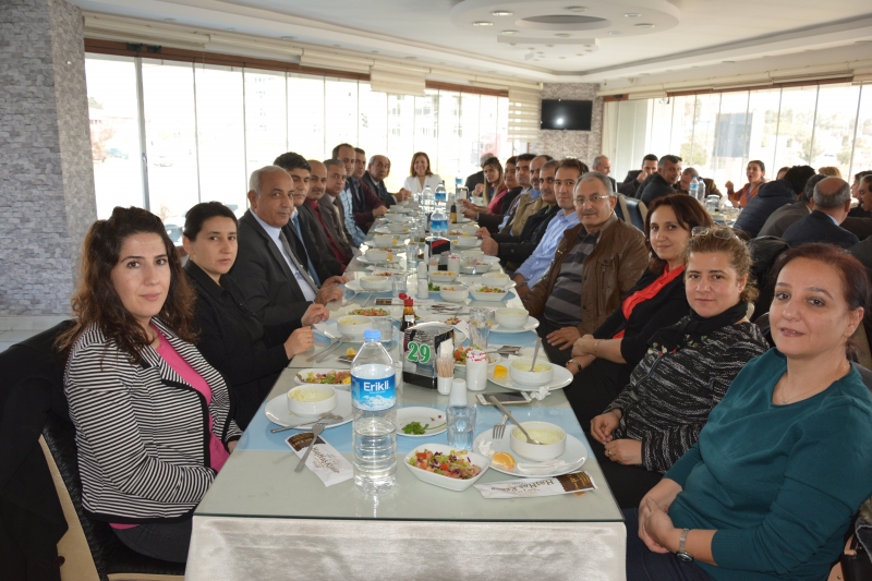  MÜDÜRLÜĞÜMÜZ PERSONELİ İL MÜDÜR YARDIMCISI MUHİTTİN TAŞKIN ˜IN HATAY  ÇEVRE VE ŞEHİRCİLİK İL MÜDÜRLÜĞÜNE  ATANMASI NEDENİYLE VEDA YEMEĞİ VERİLDİ.