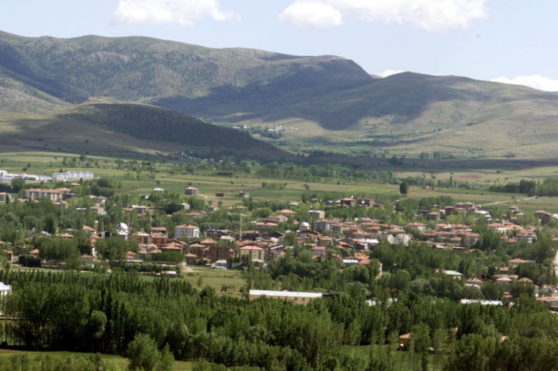 Gümüşhane İli, Kelkit İlçesi, Küçükcami ve Bahçelievler Mahalleleri sınırları içerisinde kalan riskli alana ait 1/5000 ölçekli Nazım İmar Planı Değişikliği ve 1/1000 ölçekli Uygulama İmar Planı Değişikliği