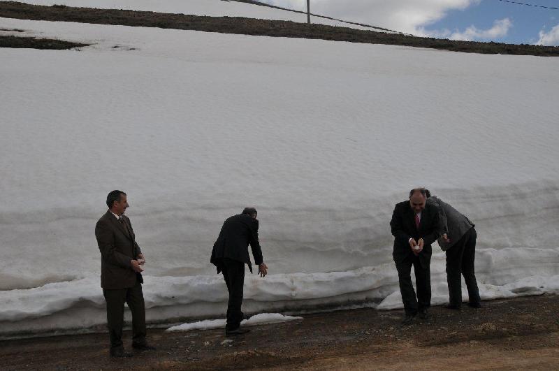 Kostan Dağı'nda 1,5 metre kar