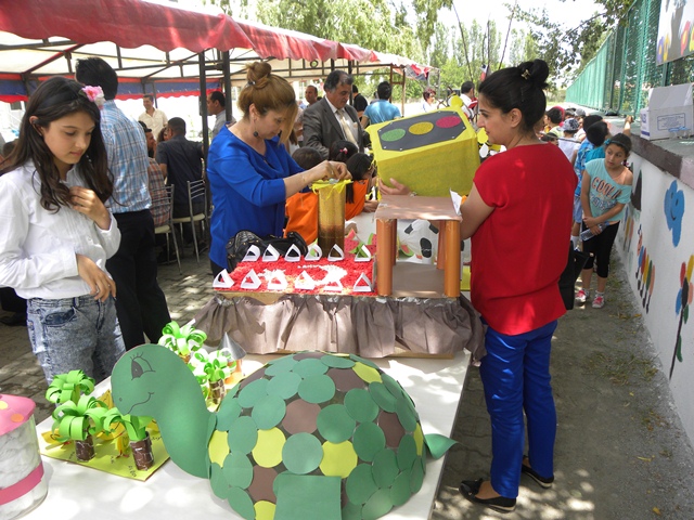 Çevre Günü Etkinliklerimiz (Geri Dönüşümlü Malzemeden Maket Sergisi)