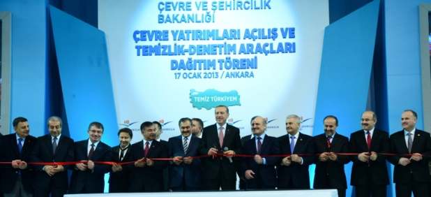 ÇEVRE YATIRIMLARI VE TEMİZLİK DENETİM ARAÇLARI DAĞITIM TÖRENİ YAPILDI