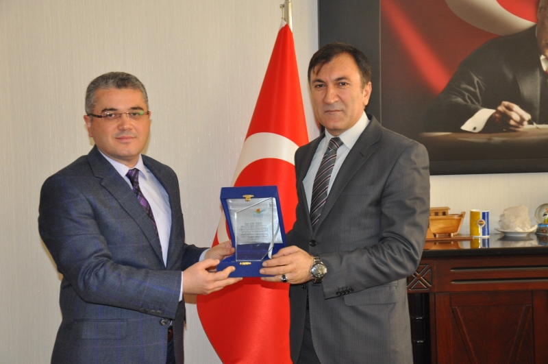  İl Müdürlüğümüzden Gönüllü Çevre Dostlarına Plaket