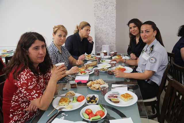 İl Müdürlüğümüzde Anneler Günü Nedeniyle Kahvaltı Programı Düzenlenmiştir.