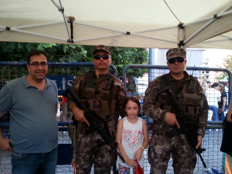 15 TEMMUZ DEMOKRASİ VE MİLLİ BİRLİK GÜNÜNÜ KONAK MEYDANINDA KUTLADIK