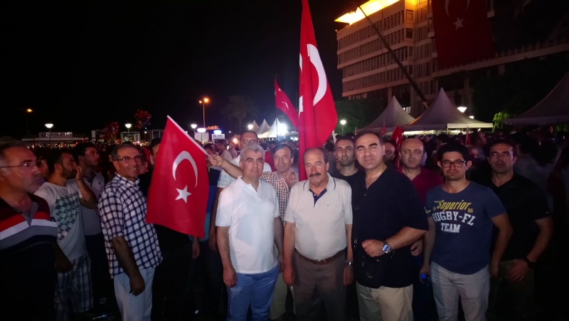 15 TEMMUZ DEMOKRASİ VE MİLLİ BİRLİK GÜNÜNÜ KONAK MEYDANINDA KUTLADIK