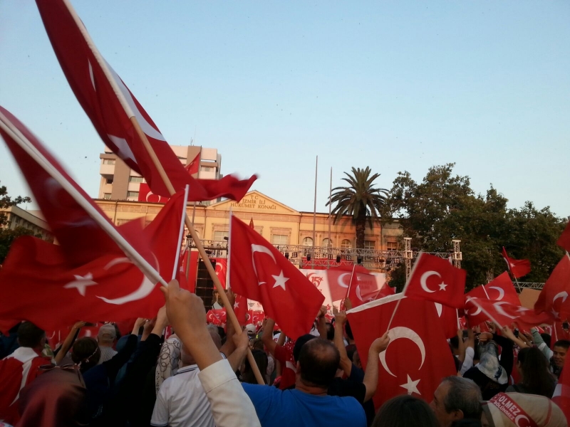 15 TEMMUZ DEMOKRASİ VE MİLLİ BİRLİK GÜNÜNÜ KONAK MEYDANINDA KUTLADIK