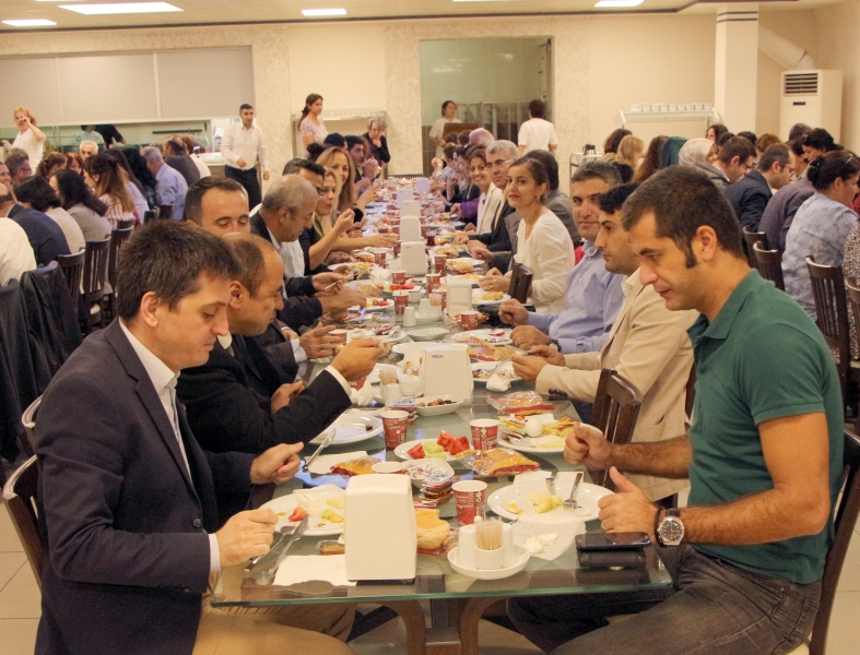 HER AY PERSONEL TOPLANTIMIZDA KAHVALTI DÜZENLİYORUZ.